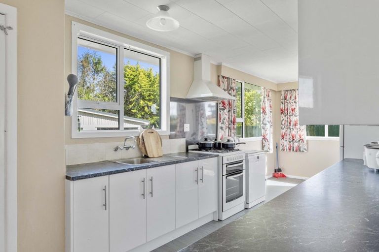 Photo of property in 21 Castle Street, Eltham, 4322