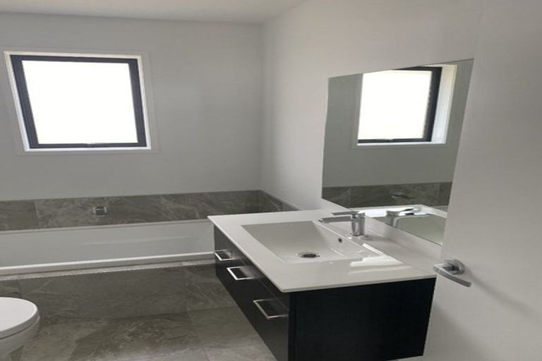 Photo of property in 188b Seaview Road, Westown, New Plymouth, 4310