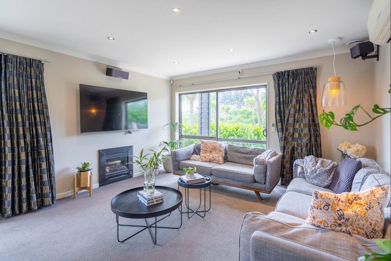 Photo of property in 4 Springhaven Lane, Paraparaumu, 5032