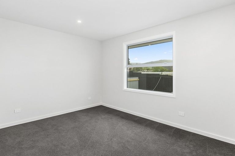 Photo of property in 2 Chatham Street, Waihola, Milton, 9073