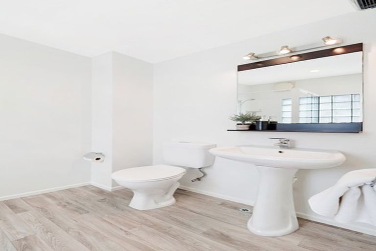 Photo of property in 3/13 Janet Street, Sunnyhills, Auckland, 2010