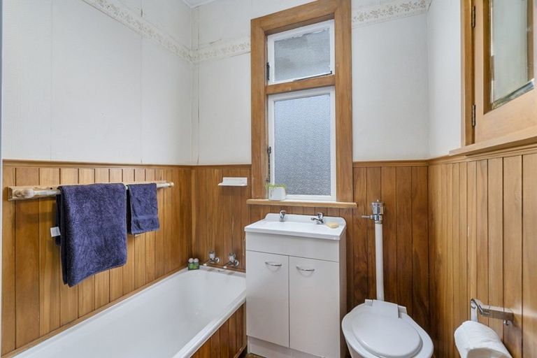 Photo of property in 30 Miro Street, Takaro, Palmerston North, 4410