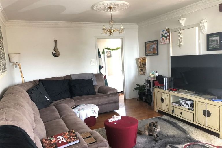 Photo of property in 32 Millbrook Road, Henderson, Auckland, 0612