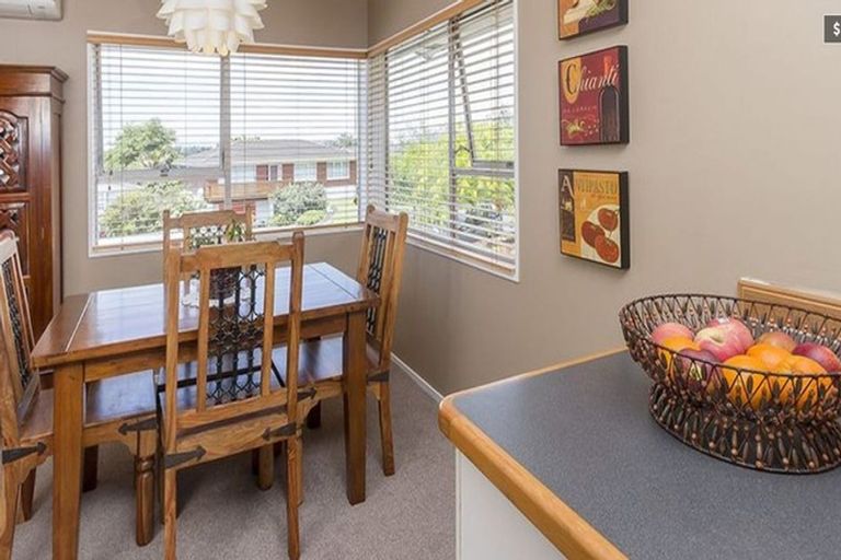 Photo of property in 8 Megan Avenue, Pakuranga Heights, Auckland, 2010