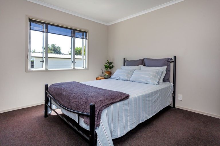 Photo of property in 17 Hahei Beach Road, Hahei, Whitianga, 3591