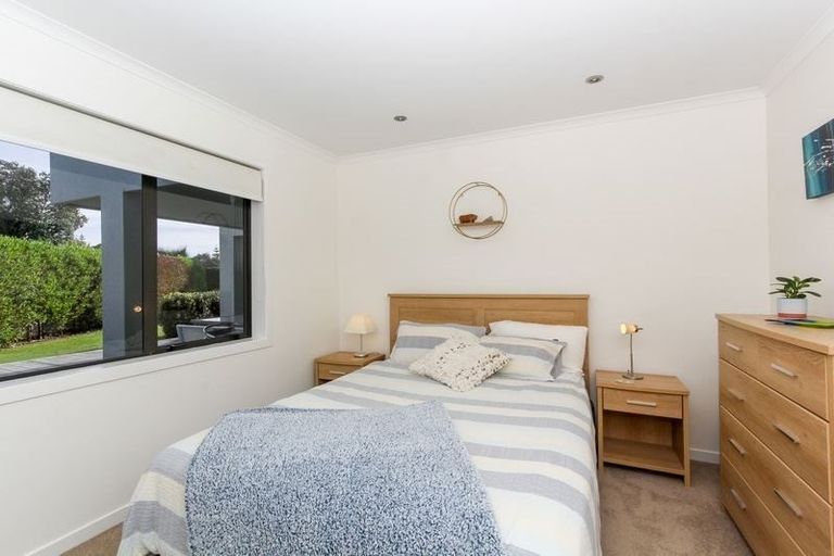 Photo of property in 5 Parkvue Drive, Bell Block, New Plymouth, 4312