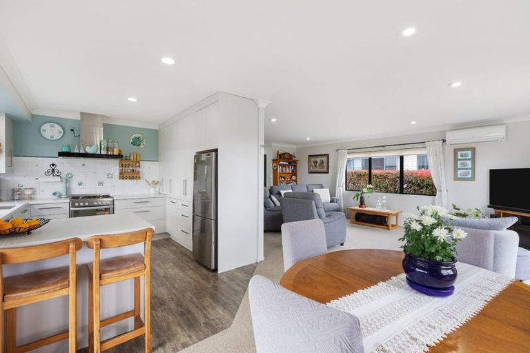 Photo of property in 26 Highcroft Place, Welcome Bay, Tauranga, 3112