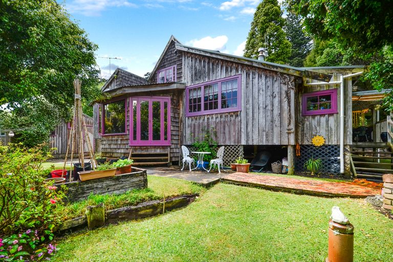 Photo of property in 289 Motutara Road, Muriwai, Waimauku, 0881