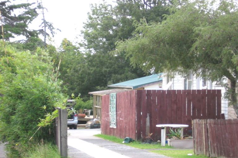 Photo of property in 2/53 Lancaster Road, Beach Haven, Auckland, 0626