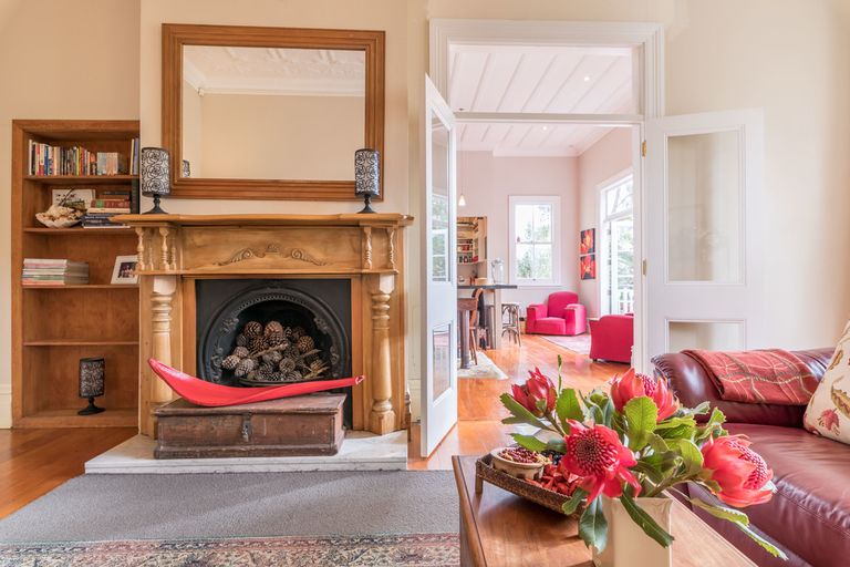 Photo of property in 54 Tinopai Road, Titirangi, Auckland, 0604