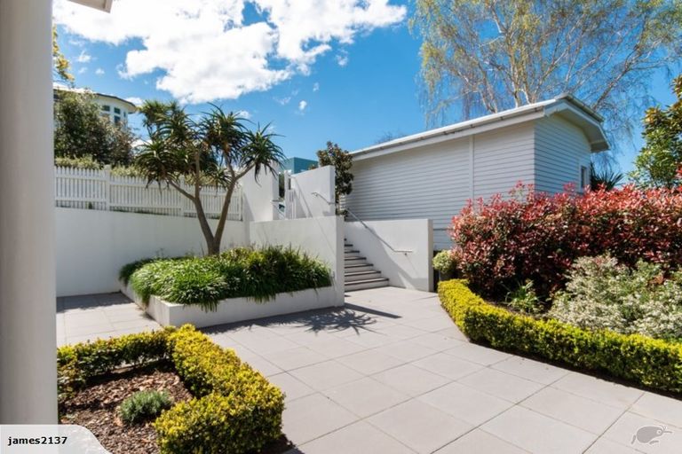 Photo of property in 8 Elizabeth Road, Bluff Hill, Napier, 4110