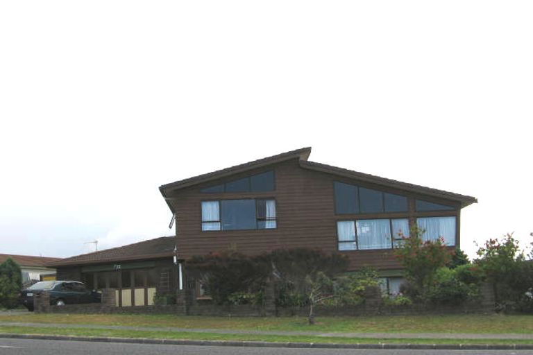 Photo of property in 2/72 Deep Creek Road, Torbay, Auckland, 0630