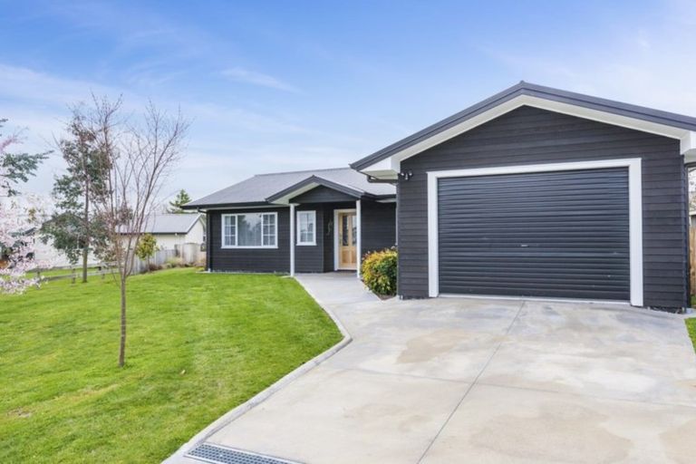 Photo of property in 4 Nursery Lane, Kinloch, Taupo, 3377