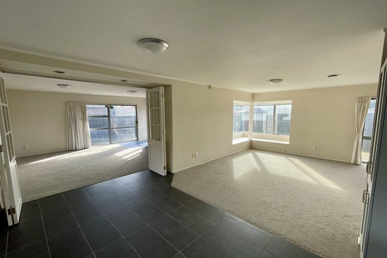 Photo of property in 3/8 Solana Court, Botany Downs, Auckland, 2010