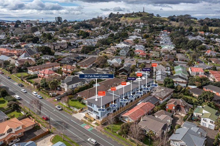 Photo of property in 1/24 Pah Road, Cockle Bay, Auckland, 2014