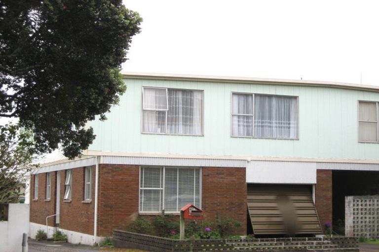 Photo of property in 3/80 Whiteley Street, Moturoa, New Plymouth, 4310