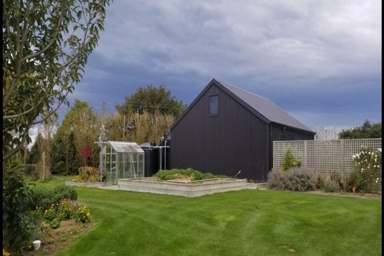 Photo of property in 48 Sherwood Road, Makikihi, Waimate, 7978