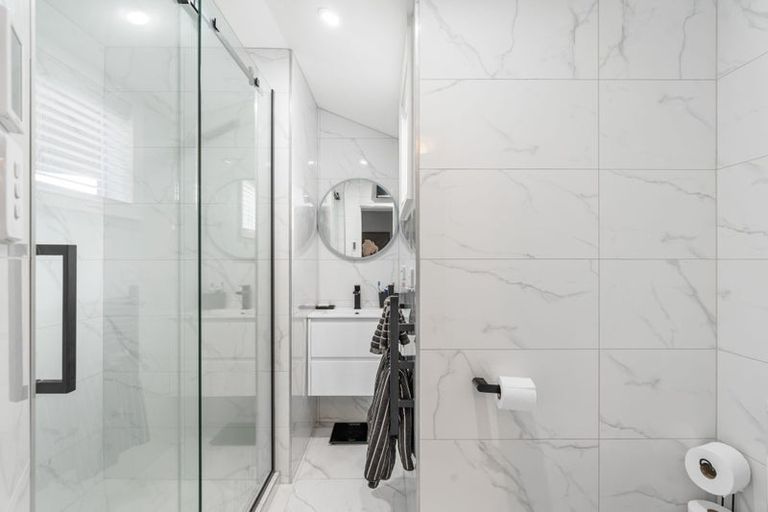 Photo of property in 21 Greendale Avenue, Avonhead, Christchurch, 8042