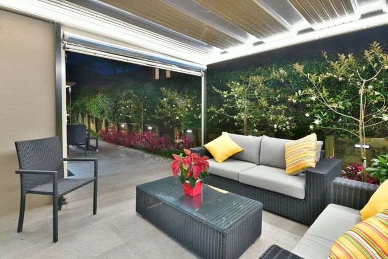 Photo of property in 2/126 Whangaparaoa Road, Red Beach, 0932