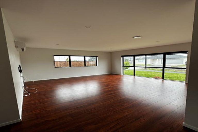 Photo of property in 26 Koroheke Road, Takanini, 2110