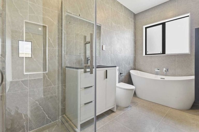 Photo of property in 3 Poutawa Lane, Clarks Beach, 2122