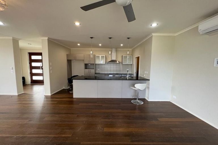 Photo of property in 78 Tiriwa Drive, Massey, Auckland, 0614