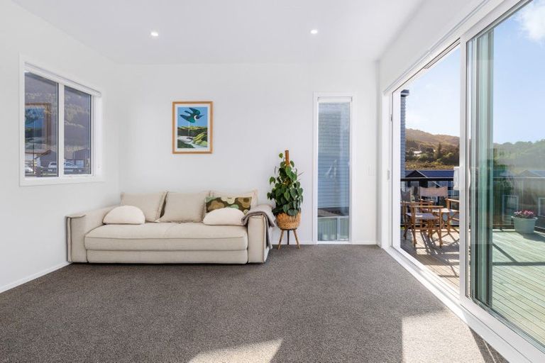 Photo of property in 32 Hokioi Drive, Kenepuru, Porirua, 5022