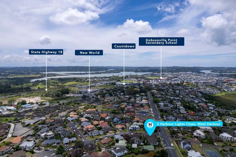 Photo of property in 2 Harbour Lights Close, West Harbour, Auckland, 0618
