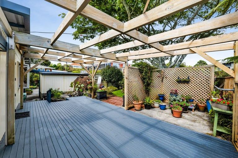 Photo of property in 102a Frankley Road, Frankleigh Park, New Plymouth, 4310