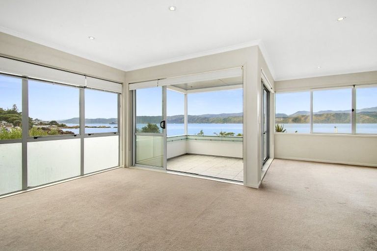 Photo of property in 2/275 Karaka Bay Road, Karaka Bays, Wellington, 6022