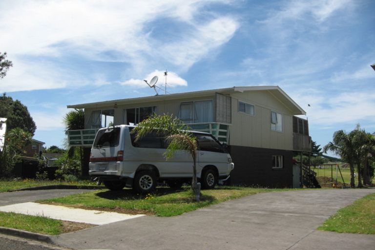 Photo of property in 162 Torkar Road, Clarks Beach, 2122