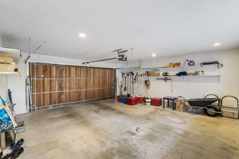 Photo of property in 17a Beach Road, Manly, Whangaparaoa, 0930