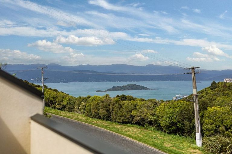 Photo of property in 21 Ladbrooke Drive, Newlands, Wellington, 6037