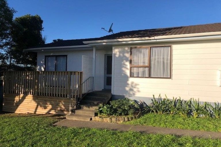 Photo of property in 2/10 Taitimu Drive, Weymouth, Auckland, 2103