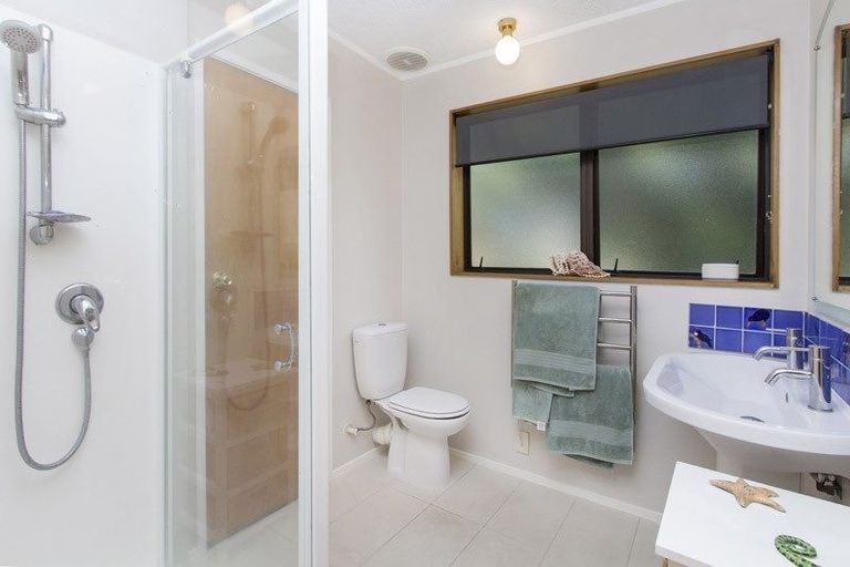 Photo of property in 2/17 Markham Place, Bucklands Beach, Auckland, 2012