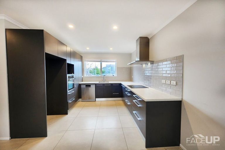 Photo of property in 32 Eyton Kay Road, Hobsonville, Auckland, 0616