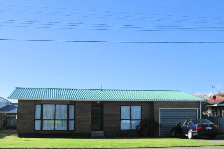 Photo of property in 3 Donovan Road, Paraparaumu Beach, Paraparaumu, 5032