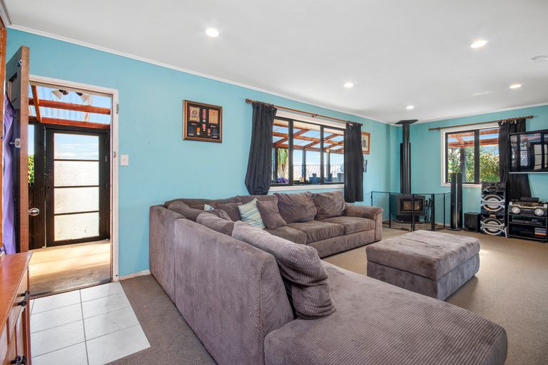 Photo of property in 106 Queen Street, Waiuku, 2123