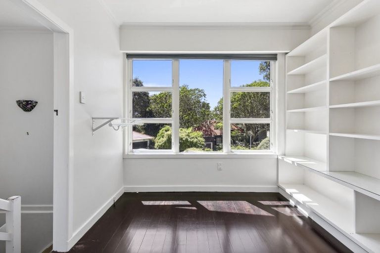 Photo of property in 11 Easdale Street, Kelburn, Wellington, 6012