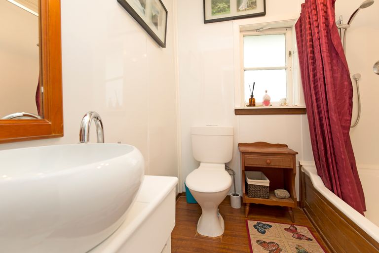 Photo of property in 1/680 Whangaparaoa Road, Stanmore Bay, Whangaparaoa, 0932