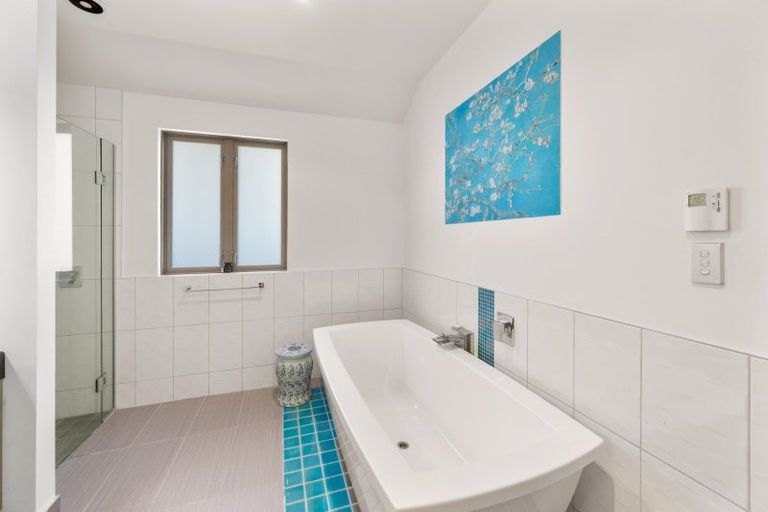 Photo of property in 12 Lakeview Terrace, Taradale, Napier, 4112