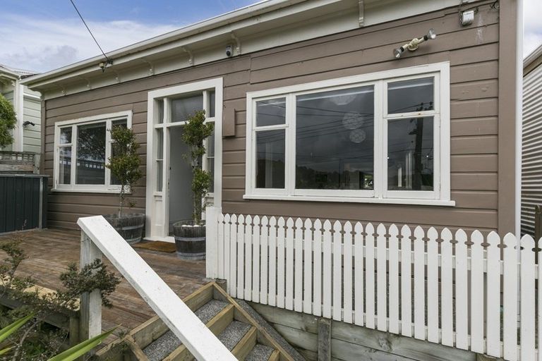 Photo of property in 44 Stanley Street, Berhampore, Wellington, 6023