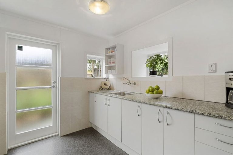 Photo of property in 1/28 Hart Road, Hauraki, Auckland, 0622