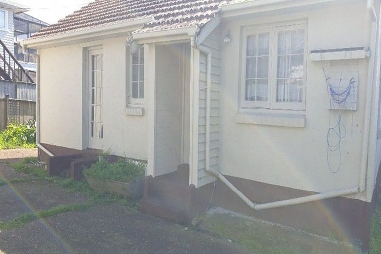 Photo of property in 119 Mcleod Road, Te Atatu South, Auckland, 0610