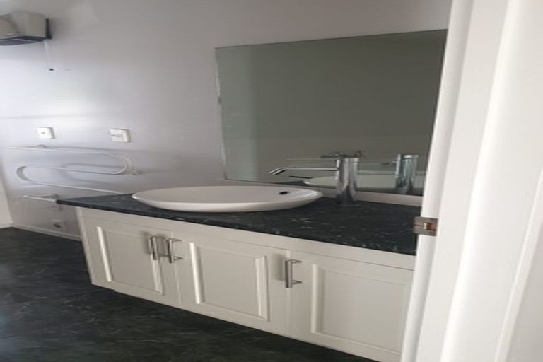 Photo of property in 12 Thoresby Mews, Avonhead, Christchurch, 8042