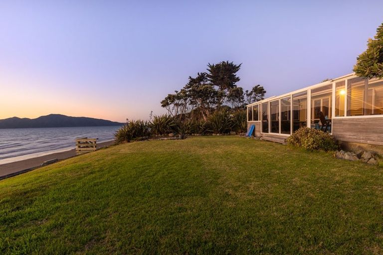 Photo of property in 24 Newry Road, Raumati Beach, Paraparaumu, 5032