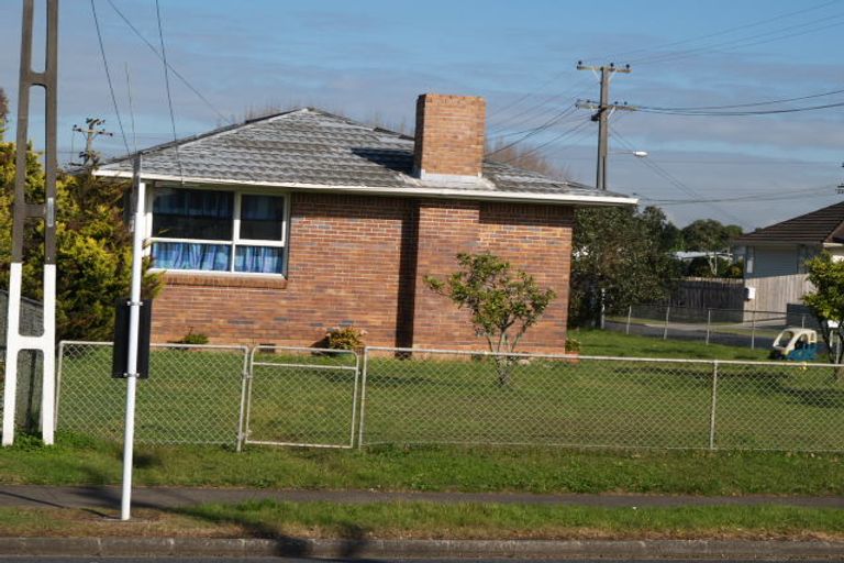 Photo of property in 247 Robertson Road, Mangere East, Auckland, 2024