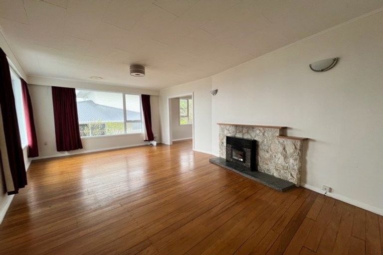 Photo of property in 21 Maple Grove, Maungaraki, Lower Hutt, 5010