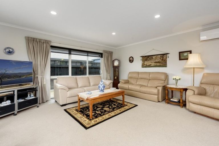 Photo of property in 6 Bridgewater Way, Pyes Pa, Tauranga, 3112