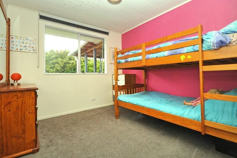 Photo of property in 2/7 Banksia Place, Goodwood Heights, Auckland, 2105